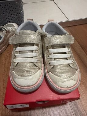 See Kai Run Kristin Gold Sneaker